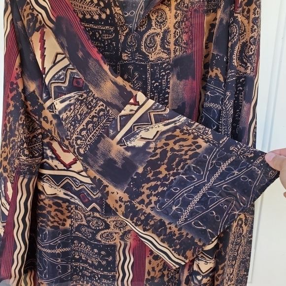 Studio C Plus sz 26 / 28 Tribal print sheer bell sleeve Earthy tones tunic - Picture 13 of 14